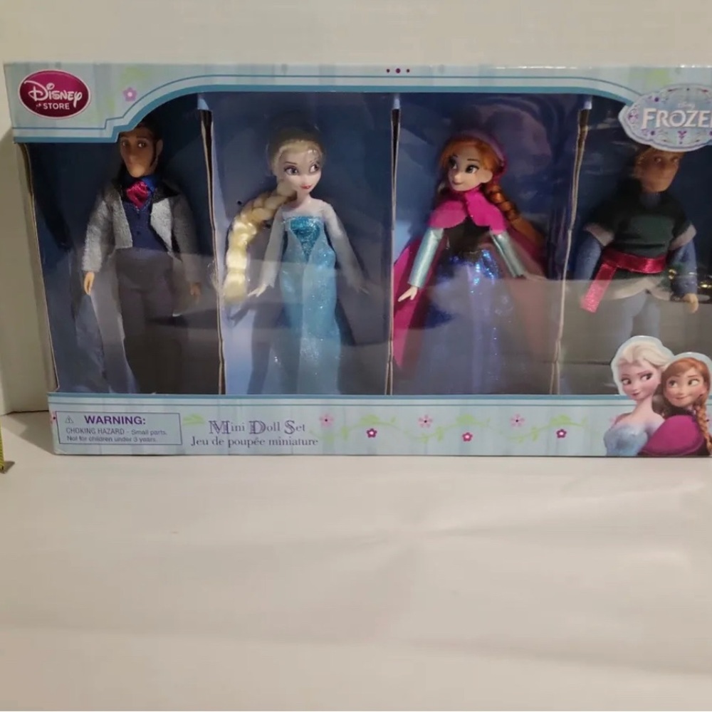 Frozen mini doll set